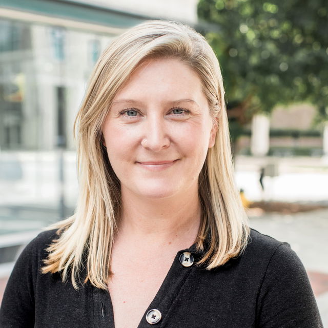Leslie Hurley's headshot